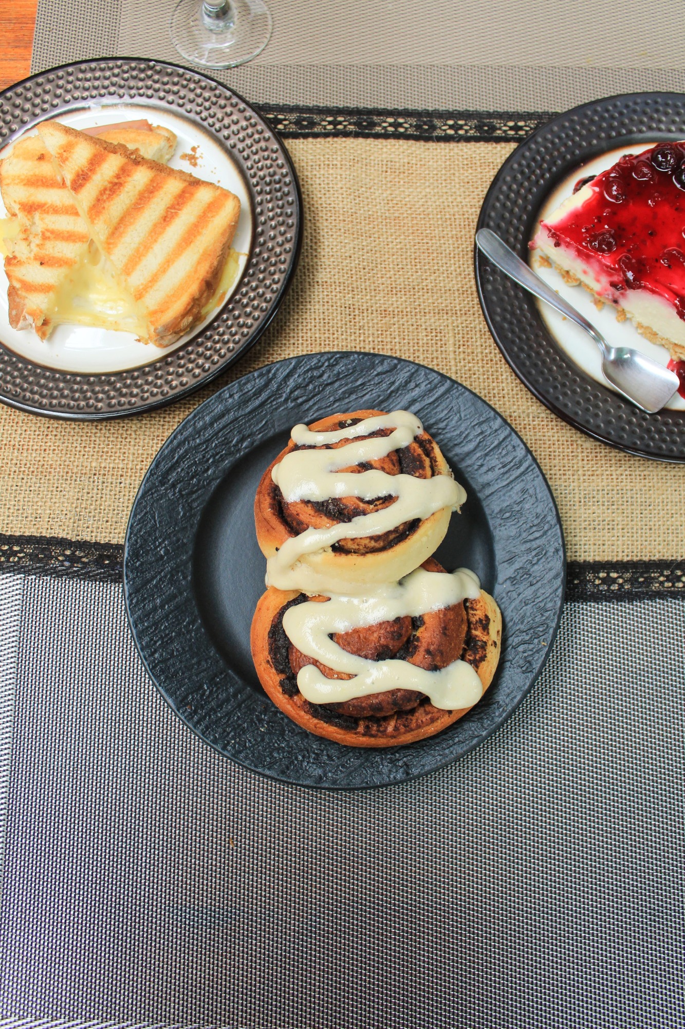 KARY CAFE KARY CAFE CAFE
SANDWICHES CALIENTES
POSTRES
CAFETERIAS
MEDIA