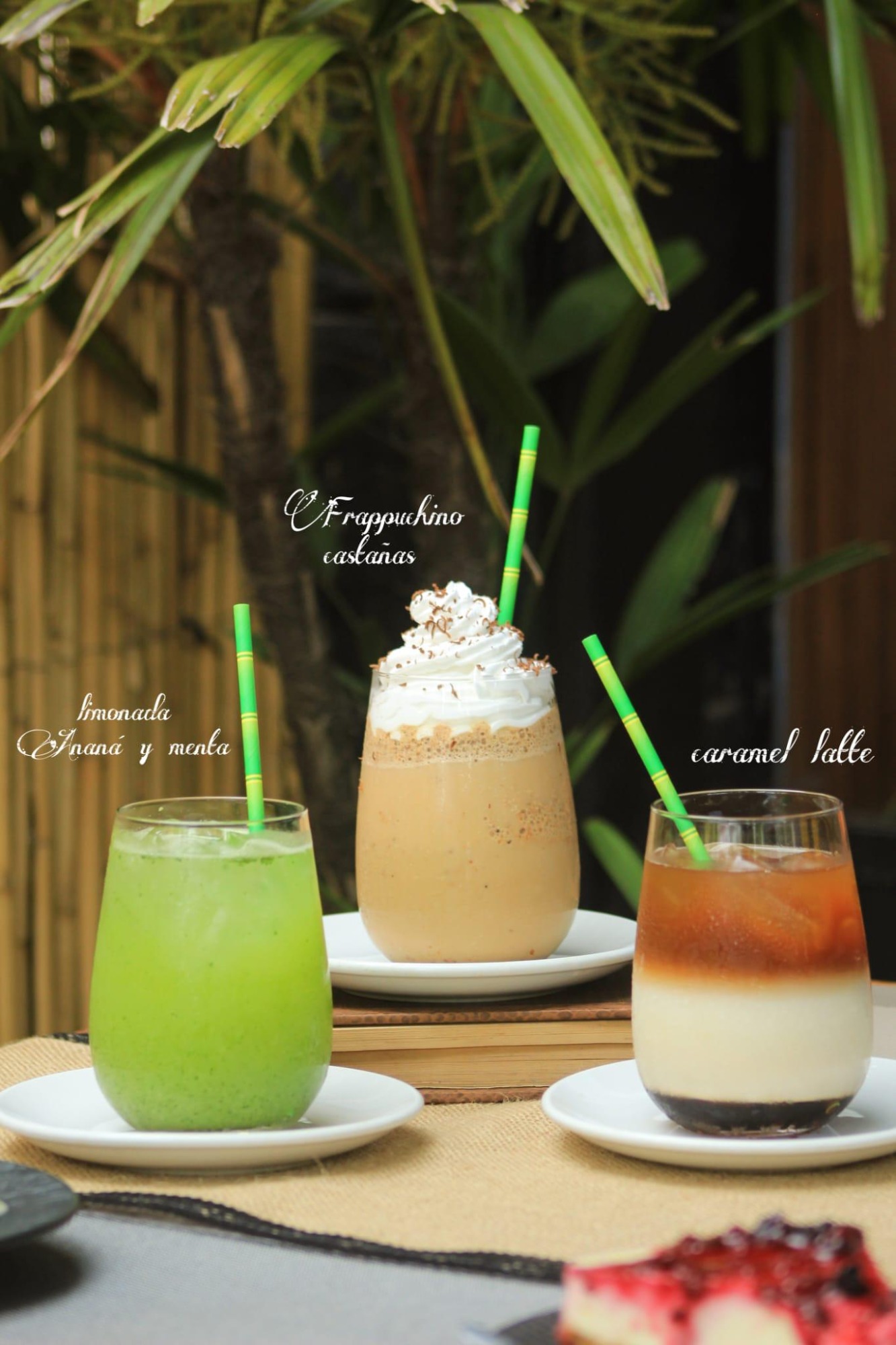 KARY CAFE KARY CAFE CAFE
SANDWICHES CALIENTES
POSTRES
CAFETERIAS
MEDIA