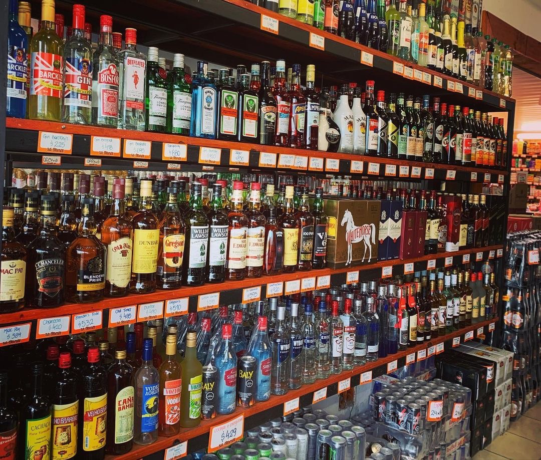 Distribuidora La Combi  Destilados