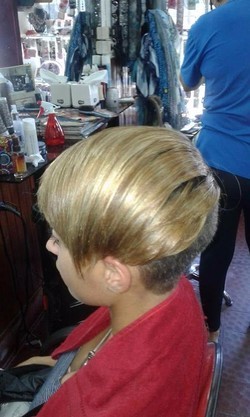 PELUQUERIA CAPRICORNIO 