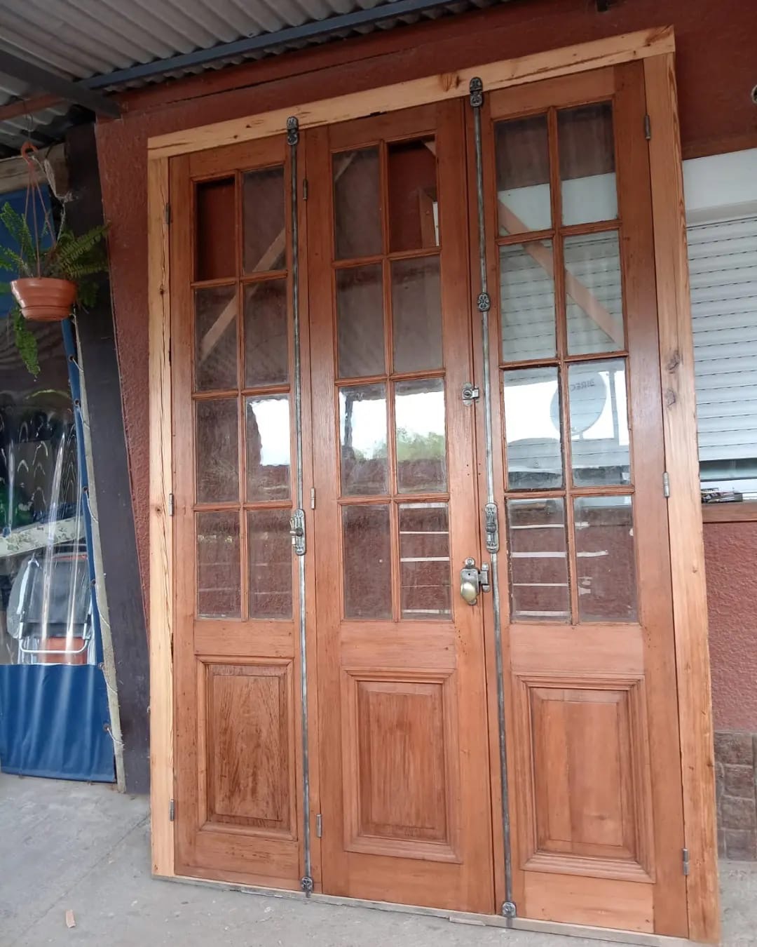 CARPINTERÍA M & T YOUNG  