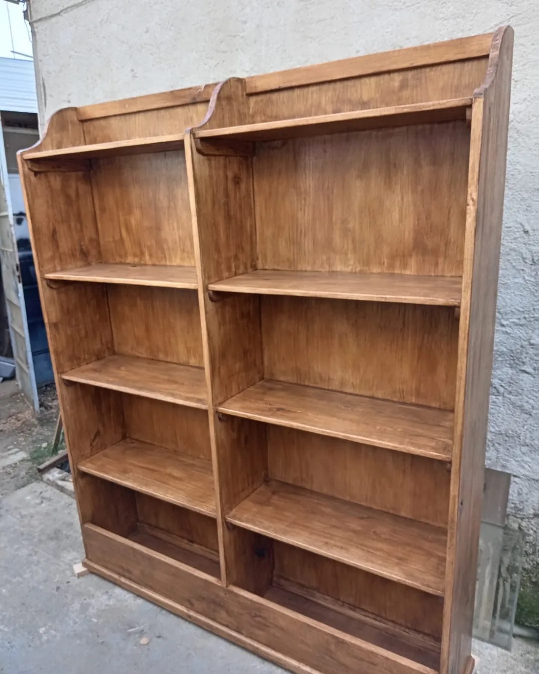 CARPINTERÍA M & T YOUNG  