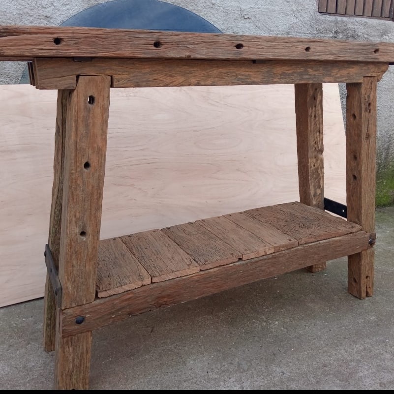 CARPINTERÍA M & T YOUNG  