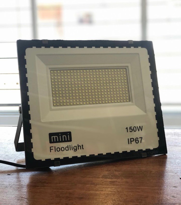 TODO COMERCIO Foco LED 150W 