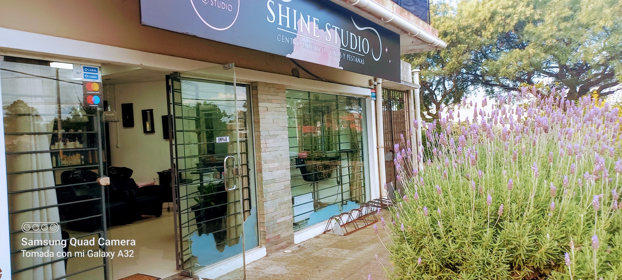SHINE STUDIO  