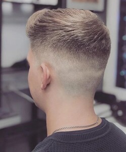 PELOMANIA & CUATRO DIAMANTES ESTETICA UNISEX 