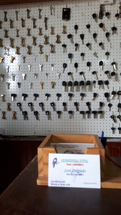 CERRAJERO JOSÉ DELGADO 