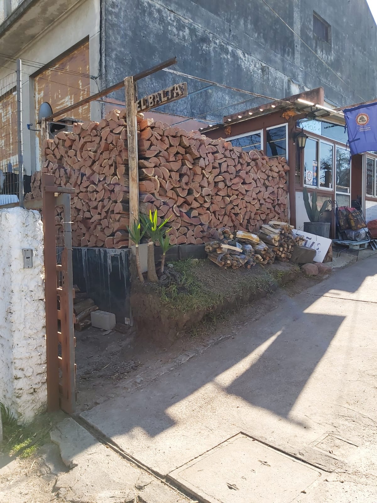 EL BALTA BARRACA DE LEÑA  