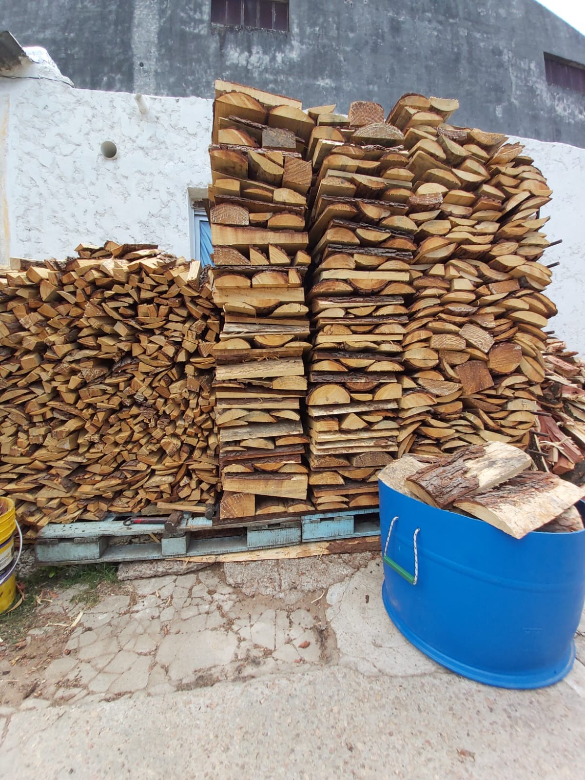 EL BALTA BARRACA DE LEÑA  