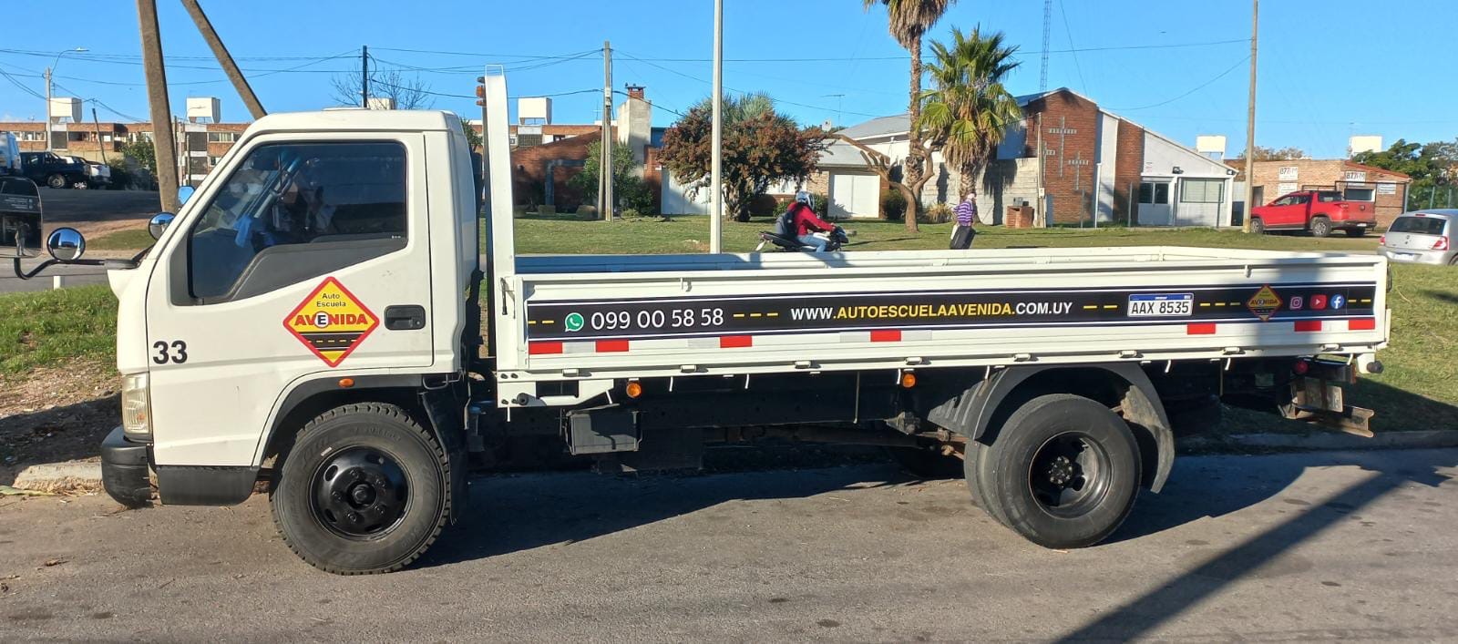 AUTO ESCUELA AVENIDA  