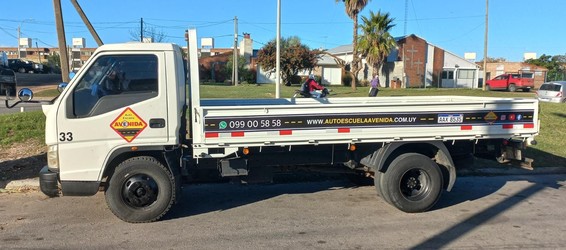 AUTO ESCUELA AVENIDA 