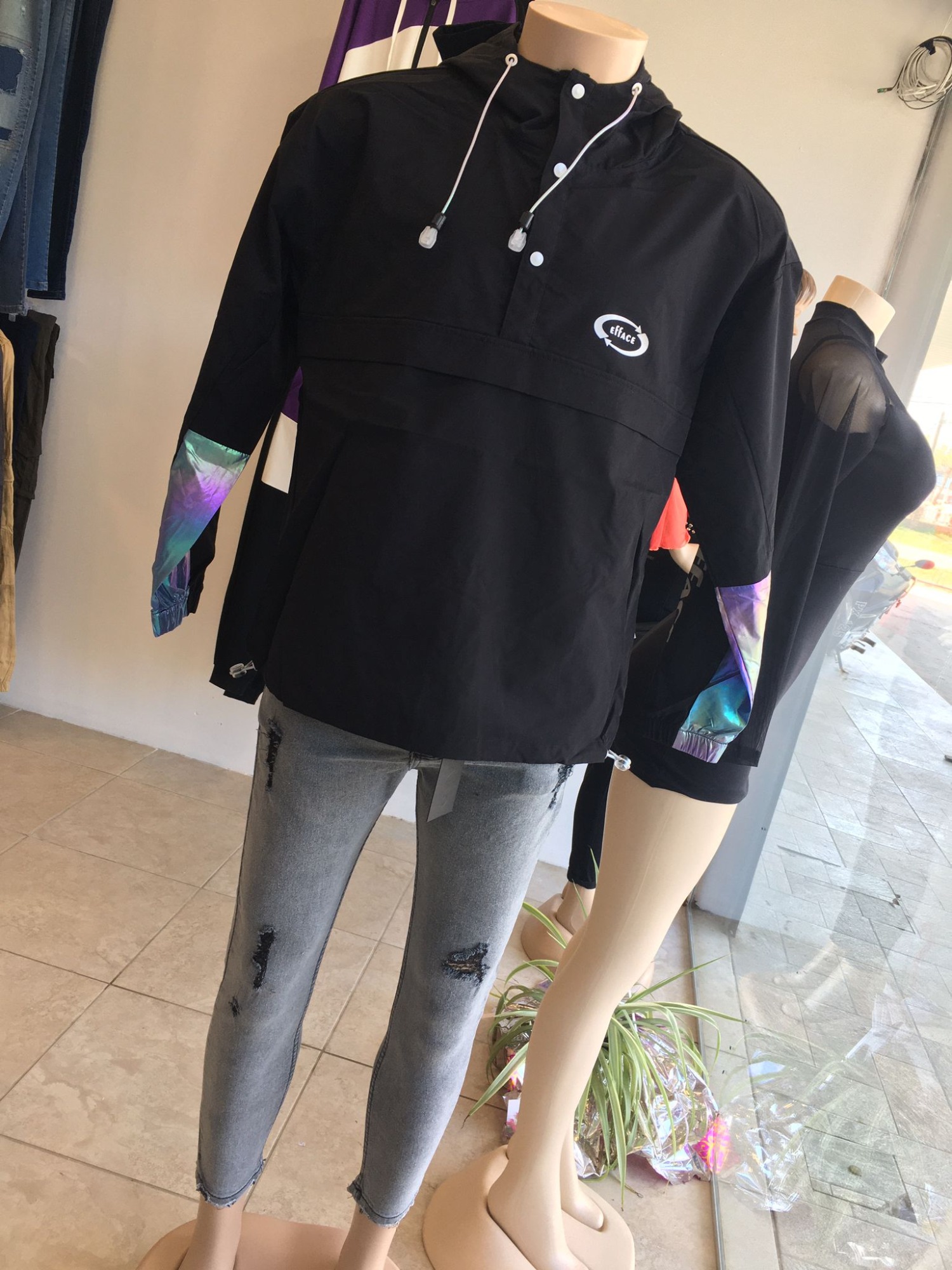 C Y G ALGO BONITO Indumentaria masculina: Rompevientos - Jeans 