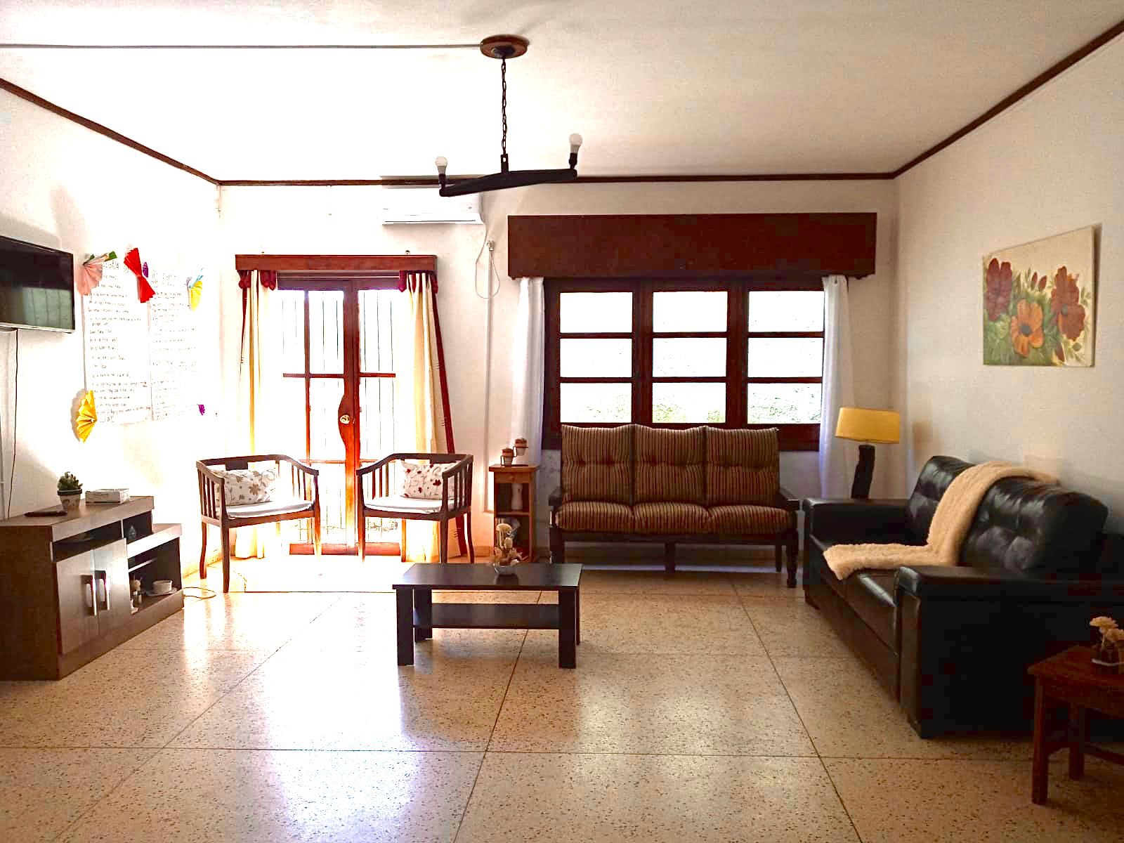 HOSTAL LA VIDA ES BELLA  