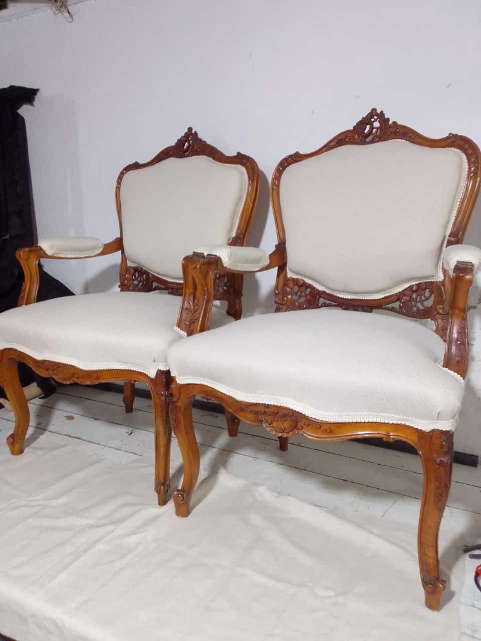 TAPICERÍA INDUSTRIAL Tapizado de sillones victorianos 