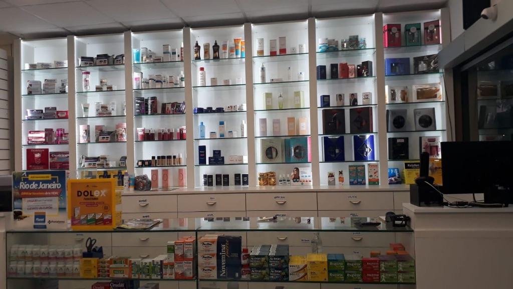 PUNTA FARMA Punta Farma, farmacia en Punta Gorda 