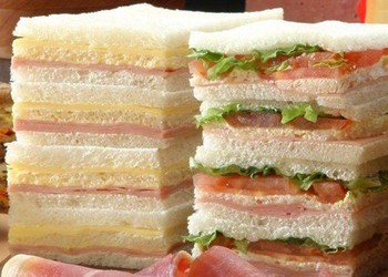 Panadería y Confiteria El Piñon Sandwiches