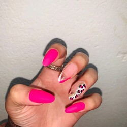 ALQUILER DE VESTIDOS M Y C 