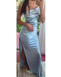 ALQUILER DE VESTIDOS M Y C 