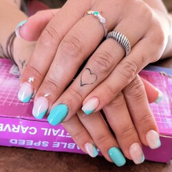 ALQUILER DE VESTIDOS M Y C 