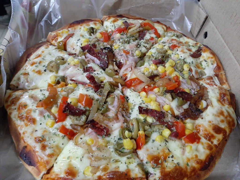 PIZZA Y + Gran variedad de pizzas!!! Todos los gustos! !! 