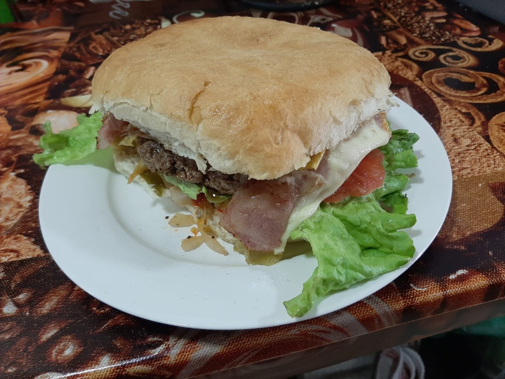 PIZZA Y + Chivitos !!!! Exquisitos 