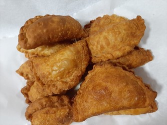 PIZZA Y + Empanadas riquisimas!!!