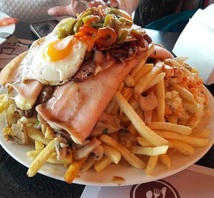 LA FORTALEZA PIZZERIA  