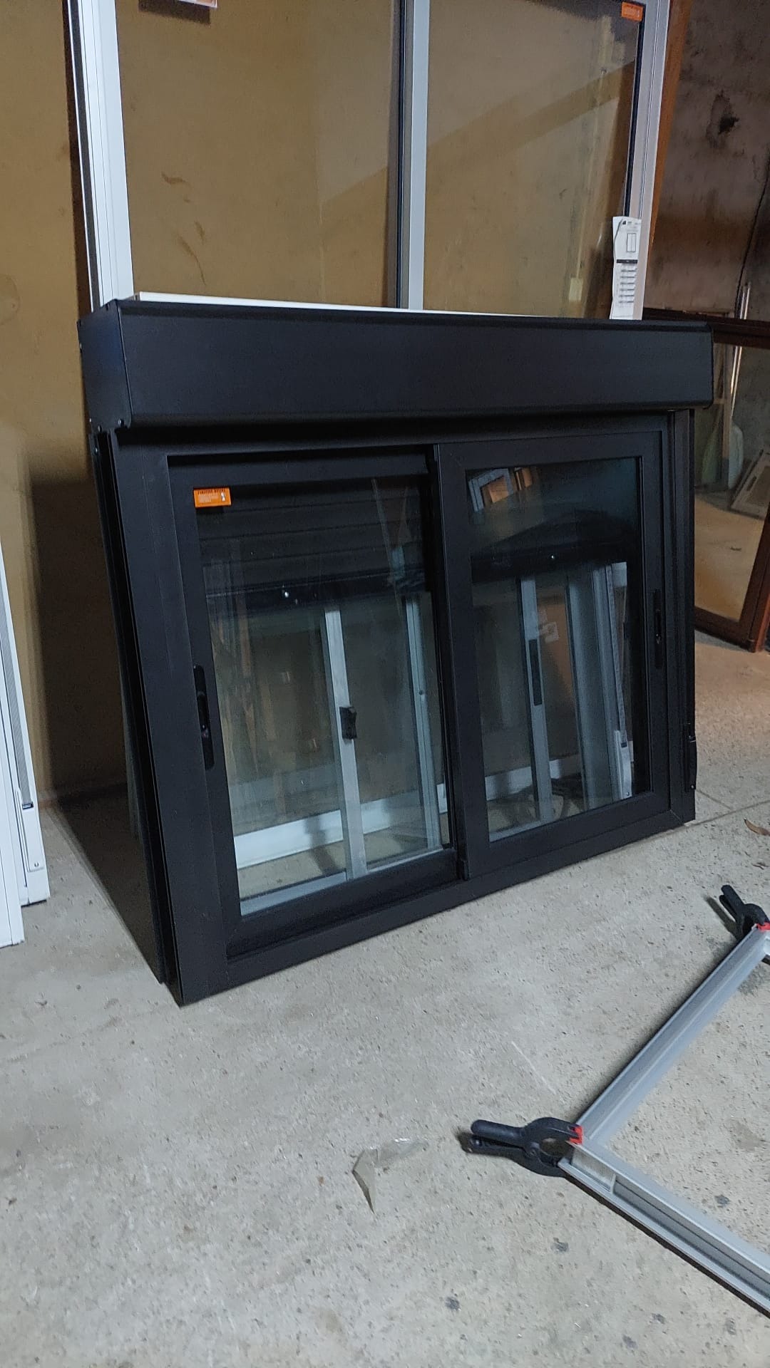 JAMINTON MEDINA CARPINTERÍA ALUMINIO  