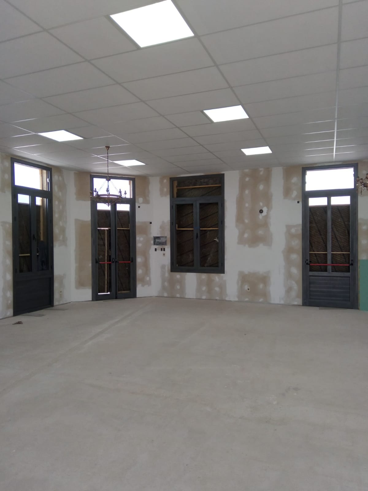 JAMINTON MEDINA CARPINTERÍA ALUMINIO  