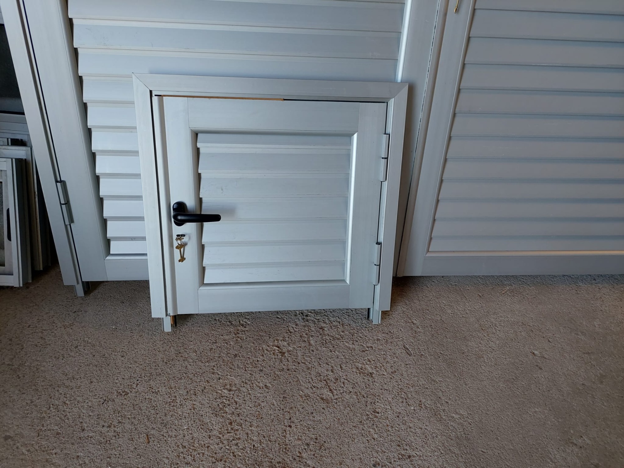 JAMINTON MEDINA CARPINTERÍA ALUMINIO  