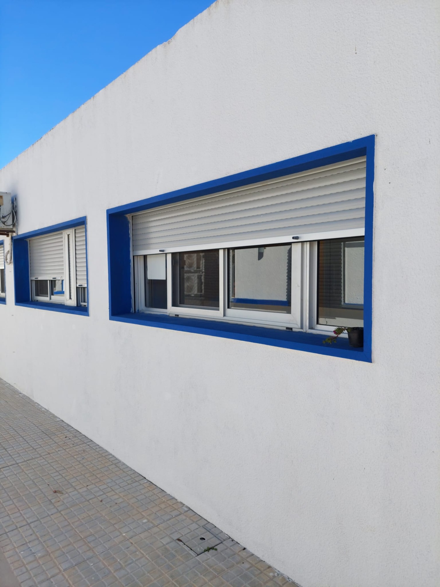 JAMINTON MEDINA CARPINTERÍA ALUMINIO  