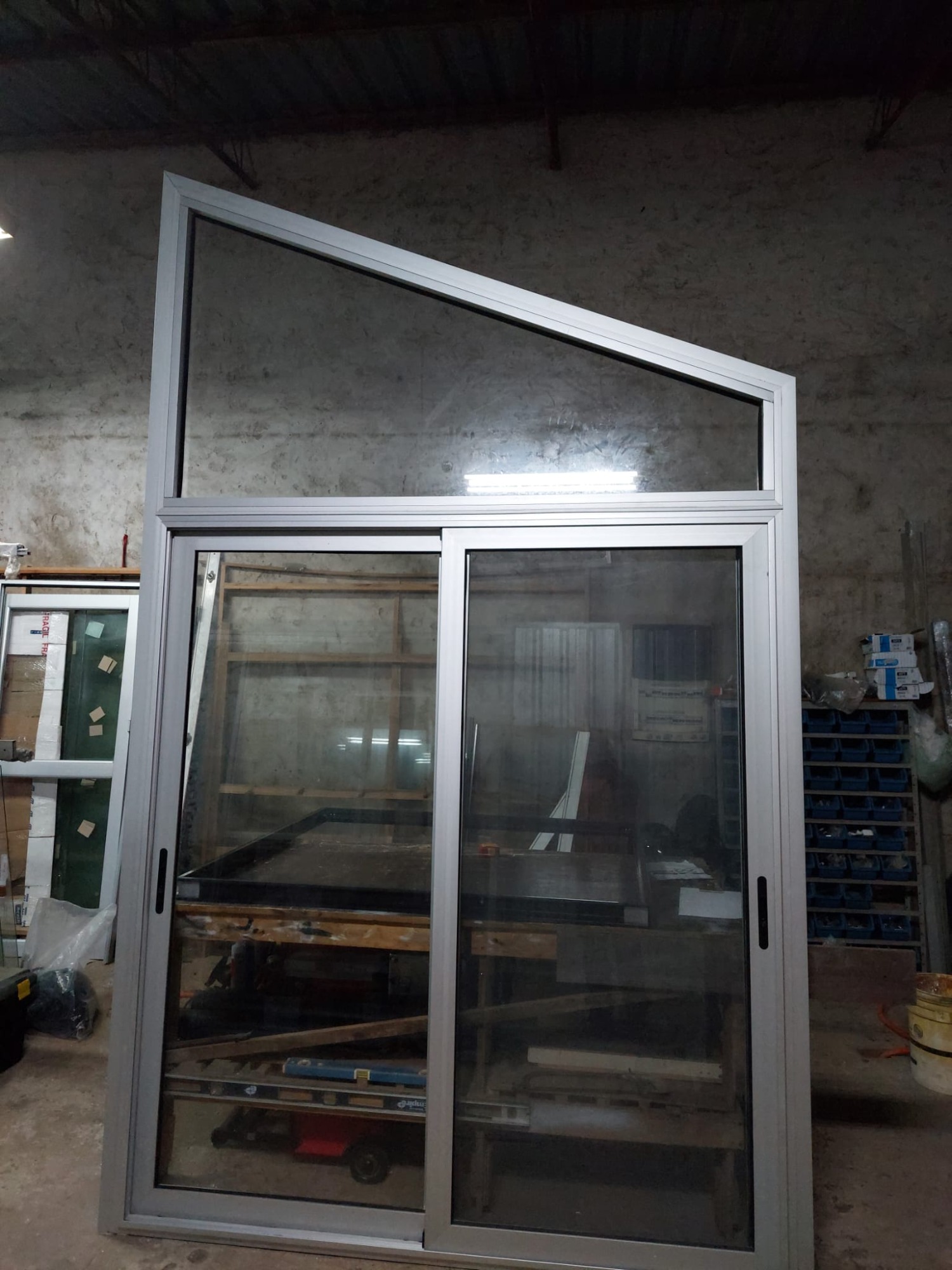 JAMINTON MEDINA CARPINTERÍA ALUMINIO  