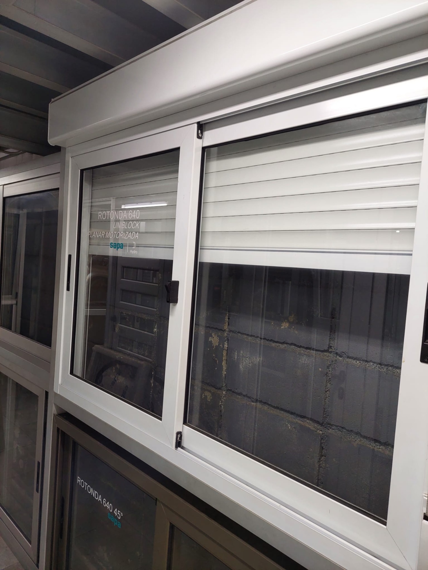 JAMINTON MEDINA CARPINTERÍA ALUMINIO  