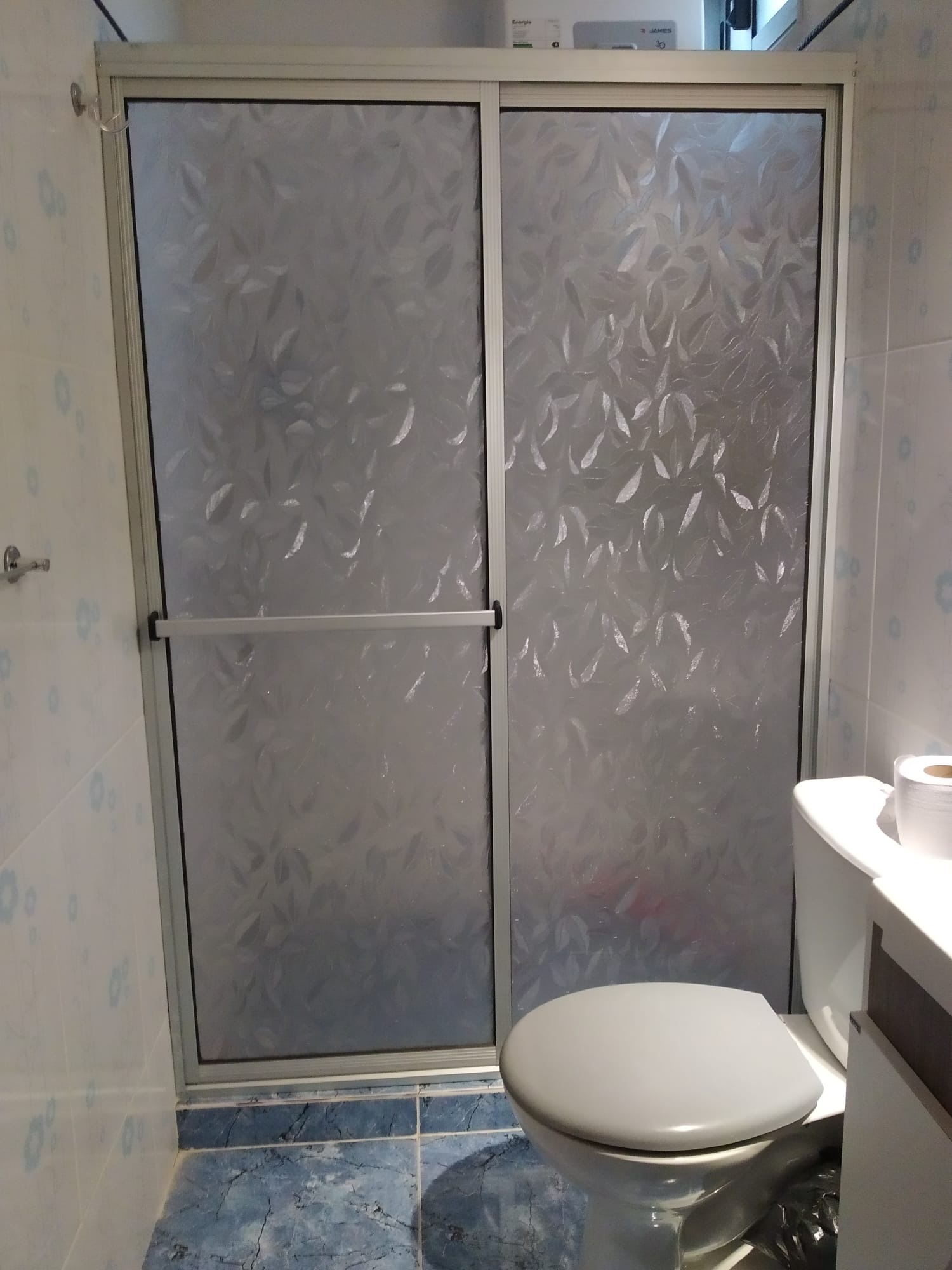 JAMINTON MEDINA CARPINTERÍA ALUMINIO  