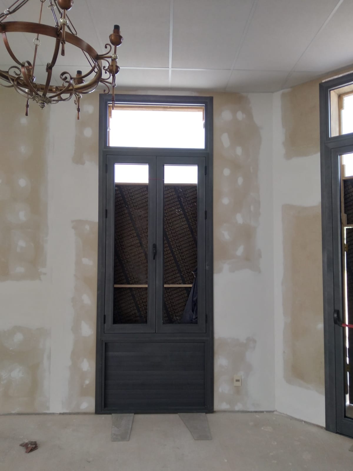 JAMINTON MEDINA CARPINTERÍA ALUMINIO  