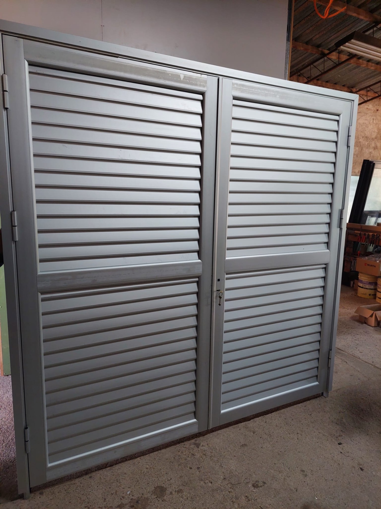 JAMINTON MEDINA CARPINTERÍA ALUMINIO  