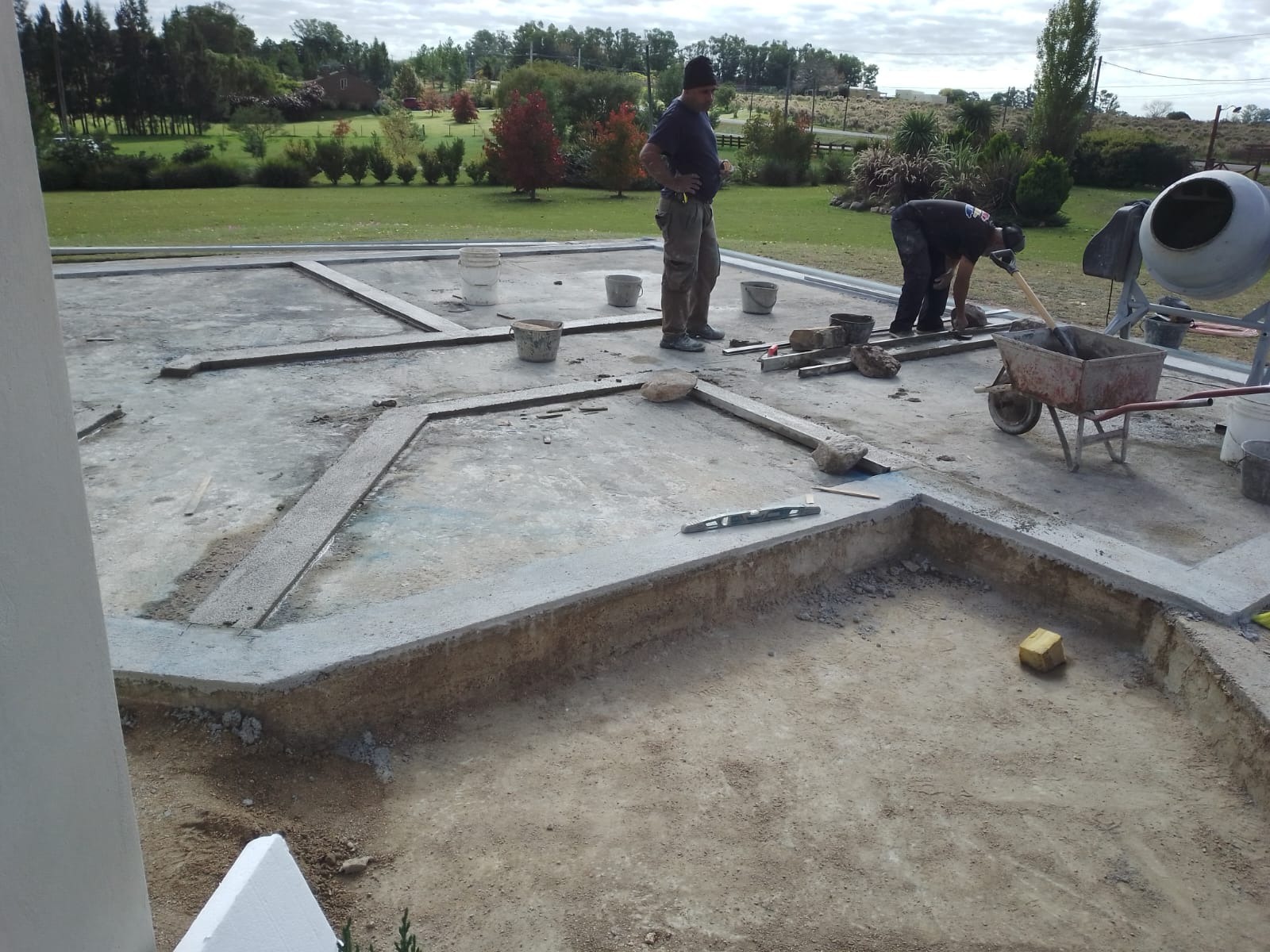 Herrería y Multiservicio Lopez Herrería y Multiservicio López YESO
REPARACIONES TECHOS
CERRAMIENTOS
HERRERIAS
AL