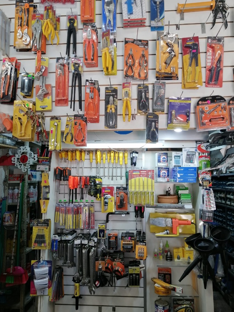 FERRETERÍA LA NUEVA  