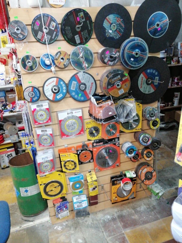 FERRETERÍA LA NUEVA  