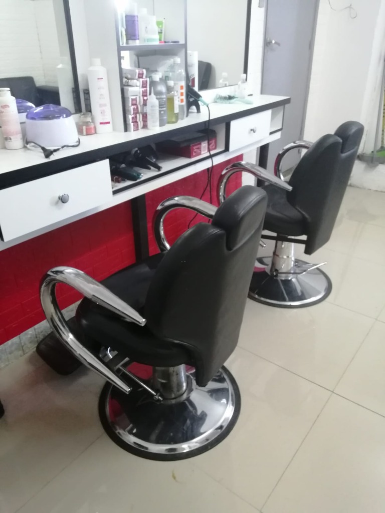 AMERICAN BARBER SHOP  