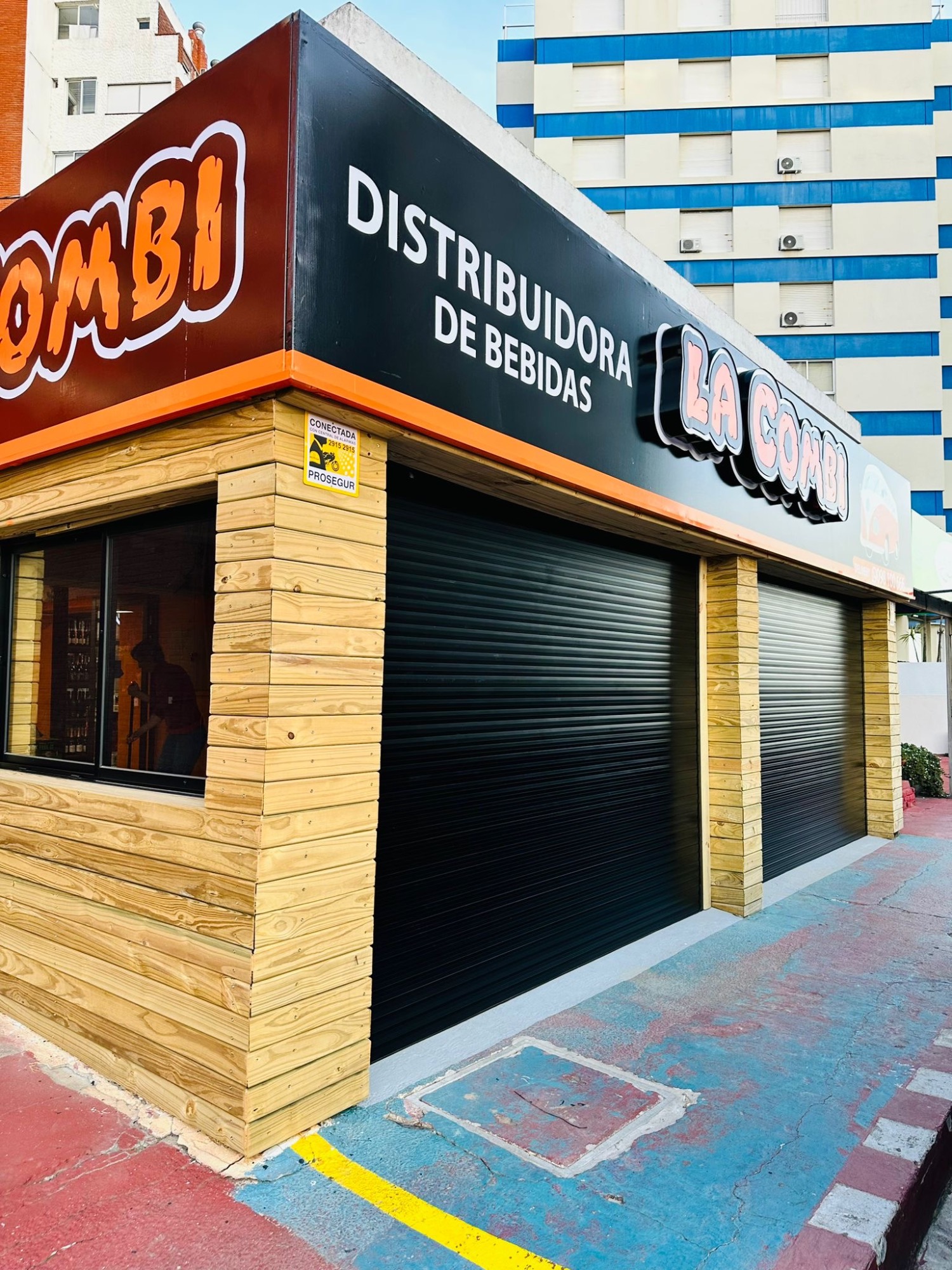 Distribuidora La Combi  