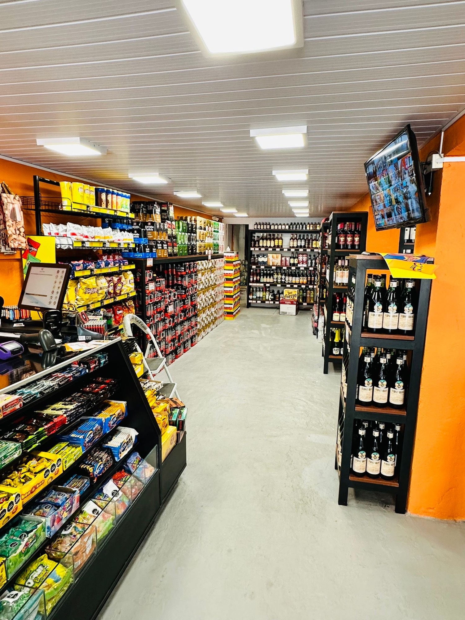 Distribuidora La Combi  