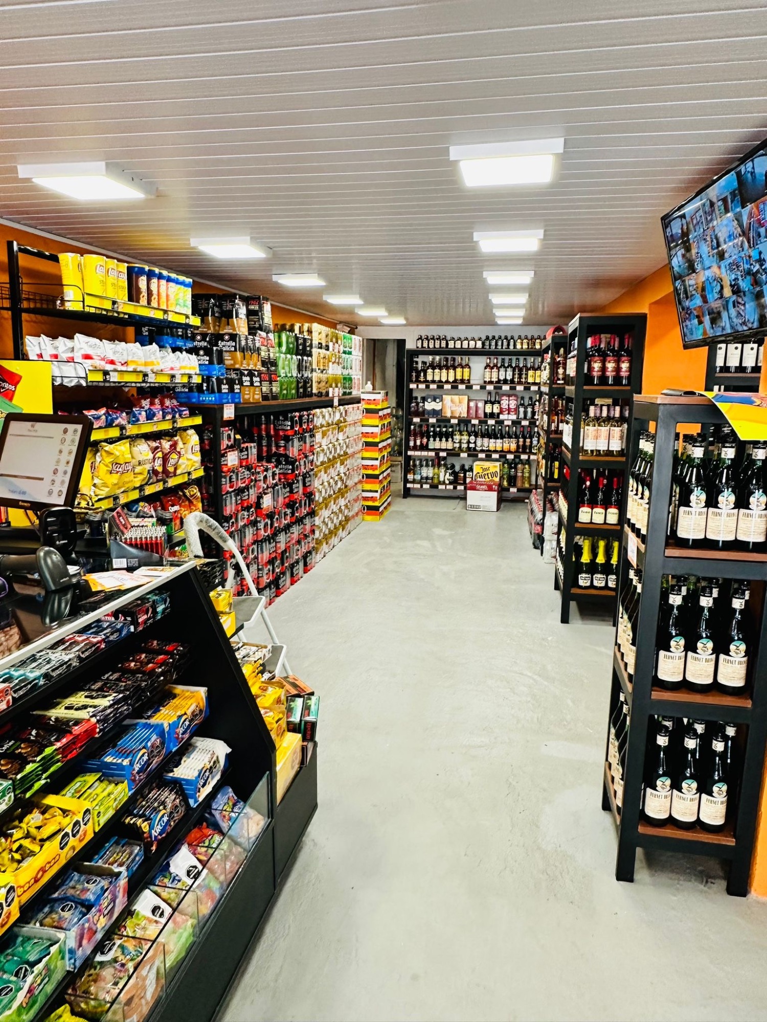 Distribuidora La Combi  