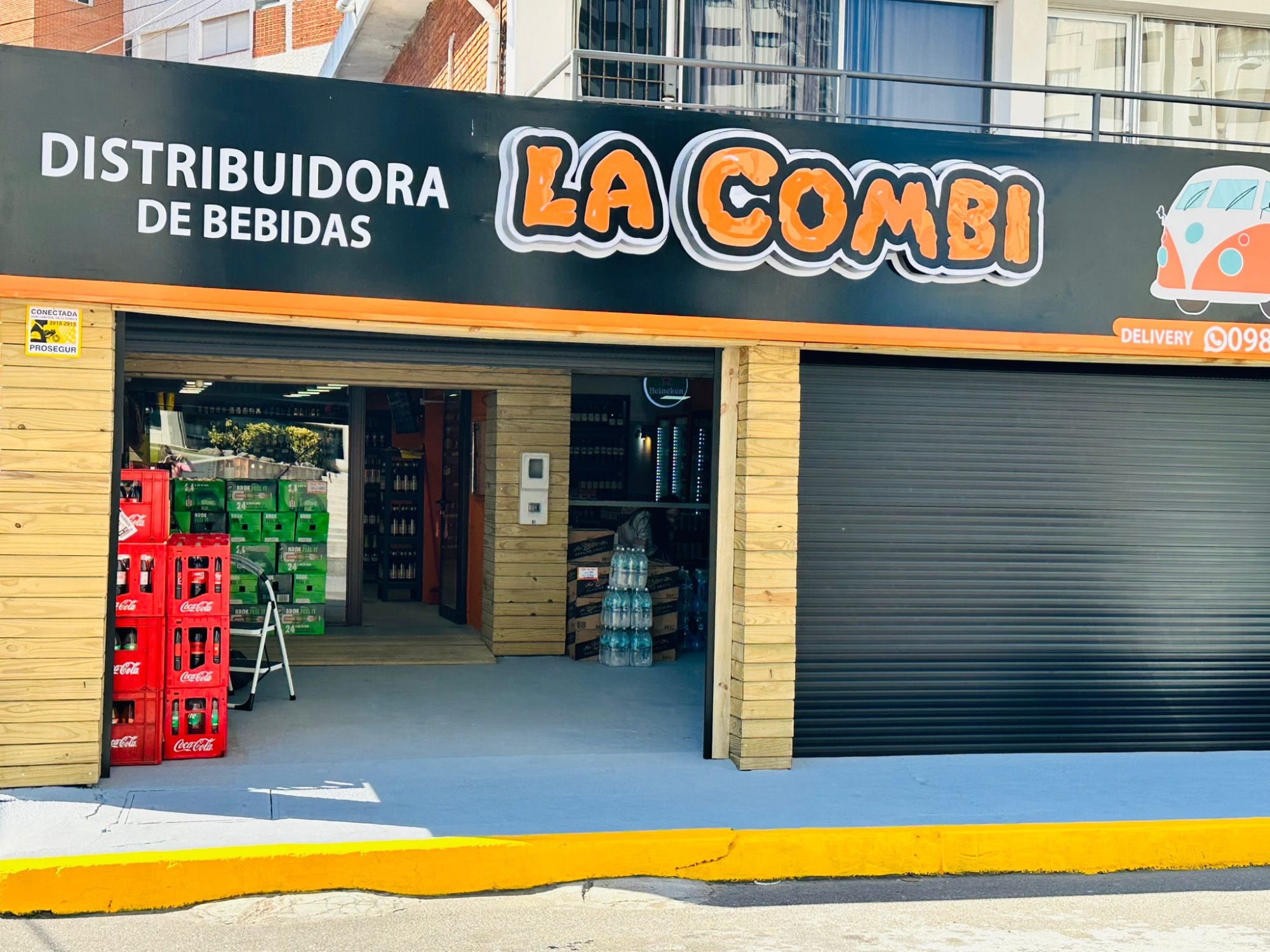 Distribuidora La Combi  