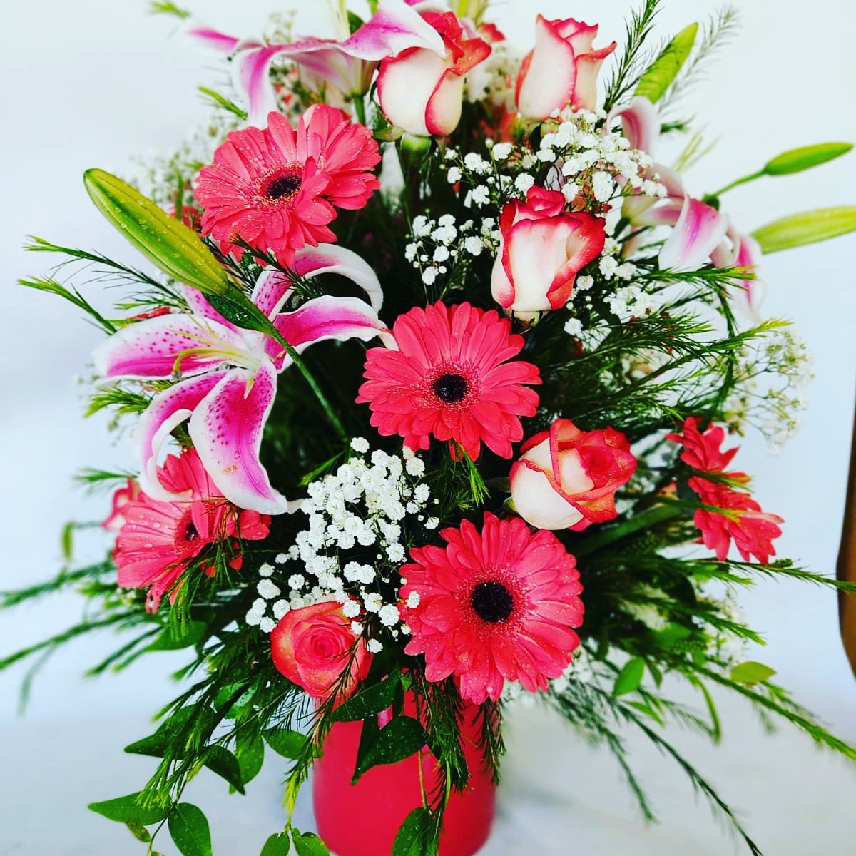 FLORERÍA JAPÓN Arreglo  Rosas y gerberas 