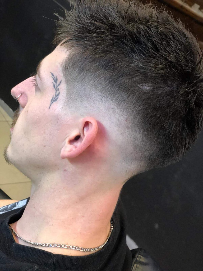 CRAZY CHOP BARBER  