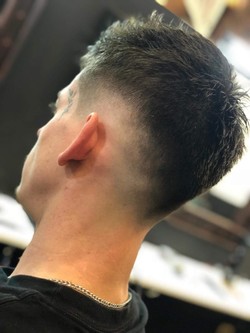 CRAZY CHOP BARBER 