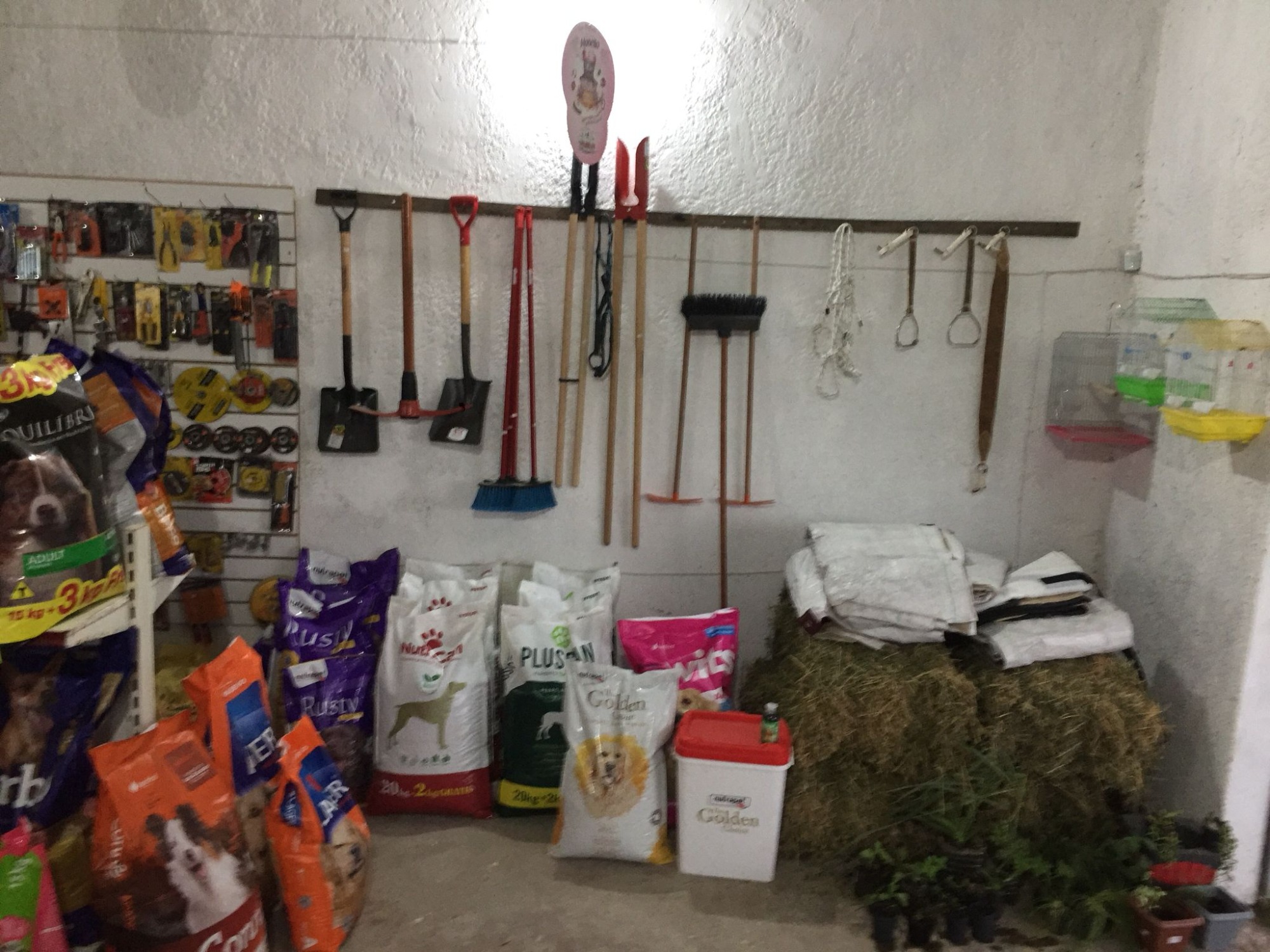 AGROFERRETERÍA LAS FLORES  