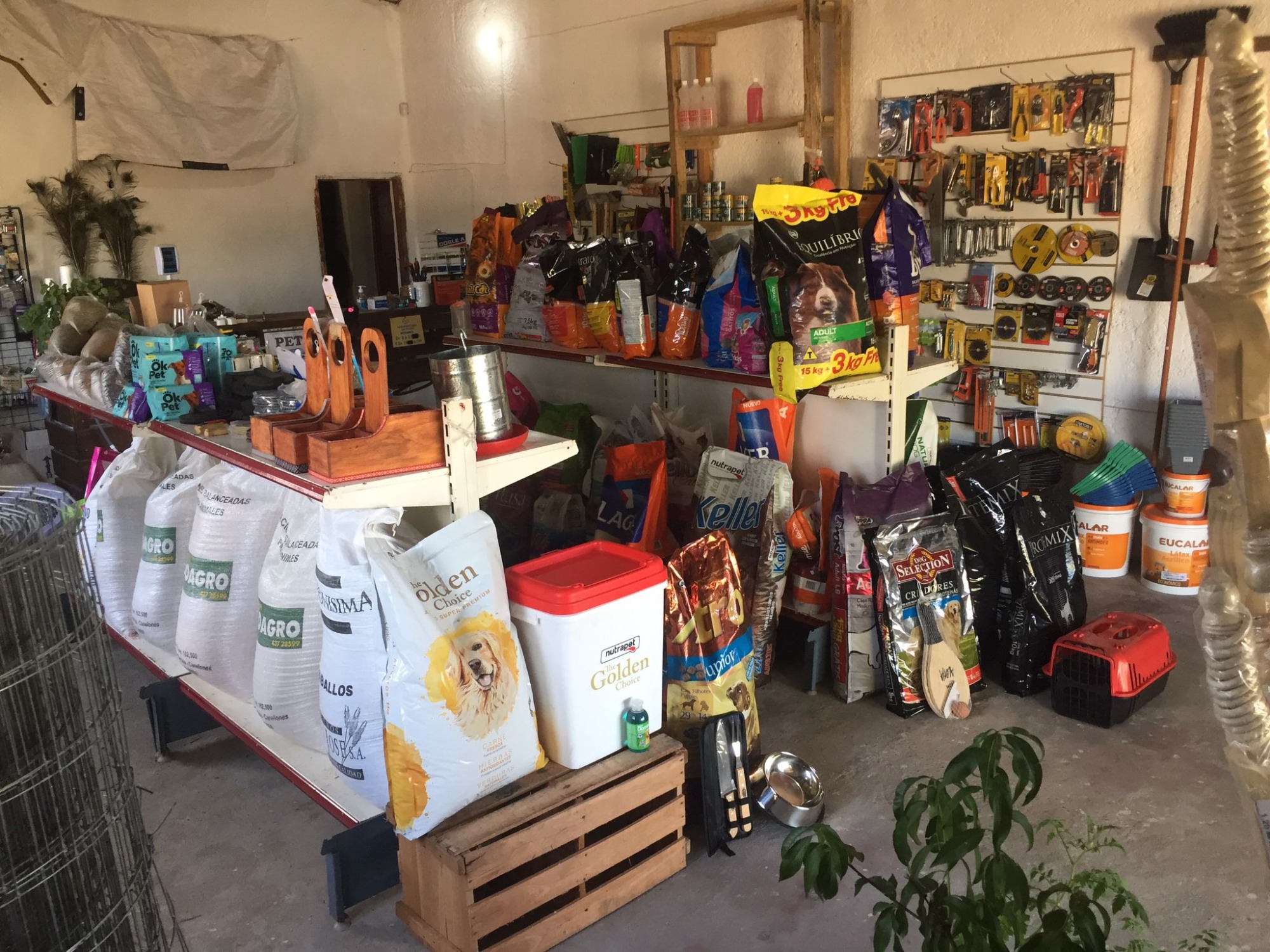 AGROFERRETERÍA LAS FLORES  