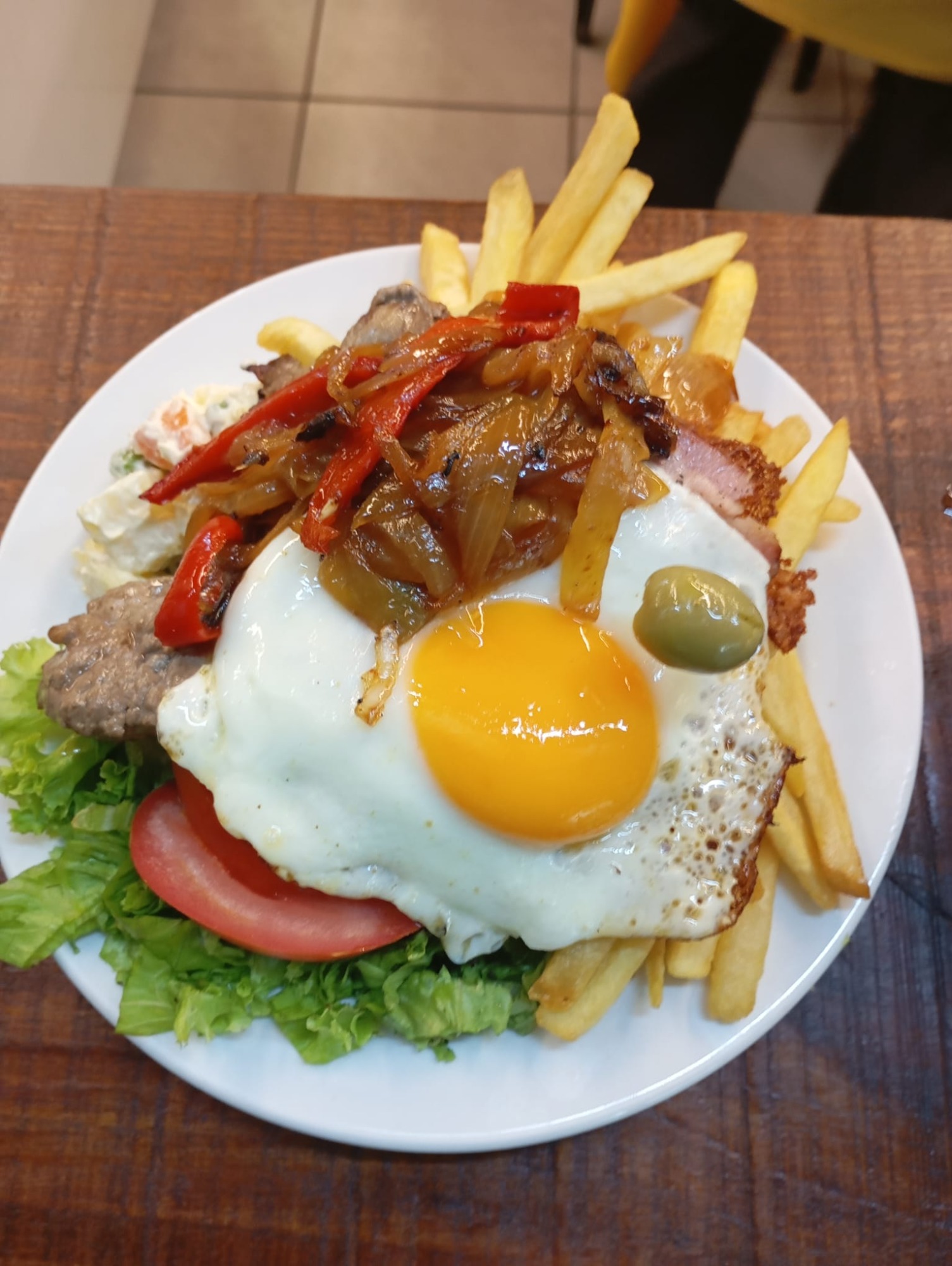 El Bodegón "El Sabor de Piriápolis" EL BODEGÓN DE PIRIÁPOLIS CHIVITOS, MILANESAS, MINUTAS, PANQUEQUES, SANDWICH